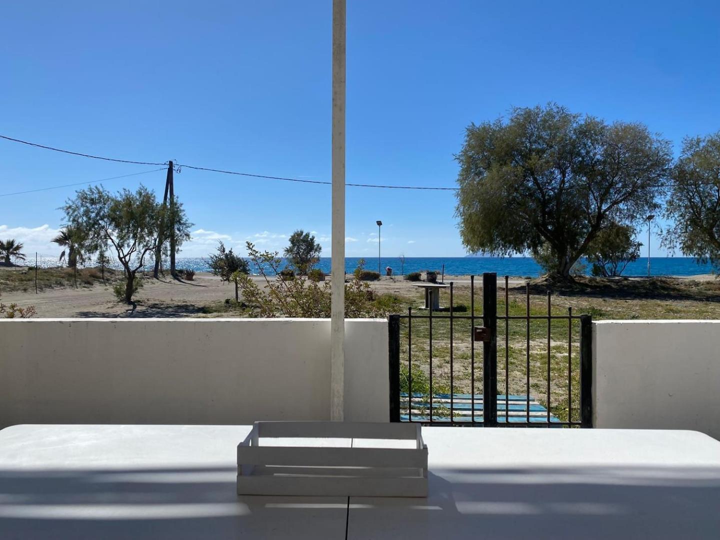 Zen Seaside Apartment Kalamaki  Bagian luar foto